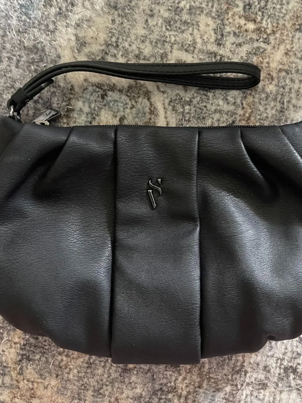 SIMPLY VERA Vera Wang Messina Wristlet Black Clutch Wallet Purse Pleated T26